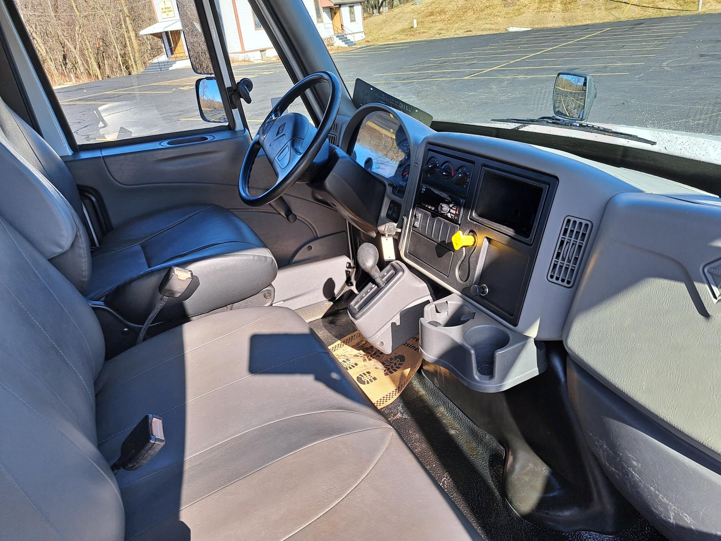 2019 INTERNATIONAL 4300 UT47064-19 2019 INTERNATIONAL 4300 UT47064-19