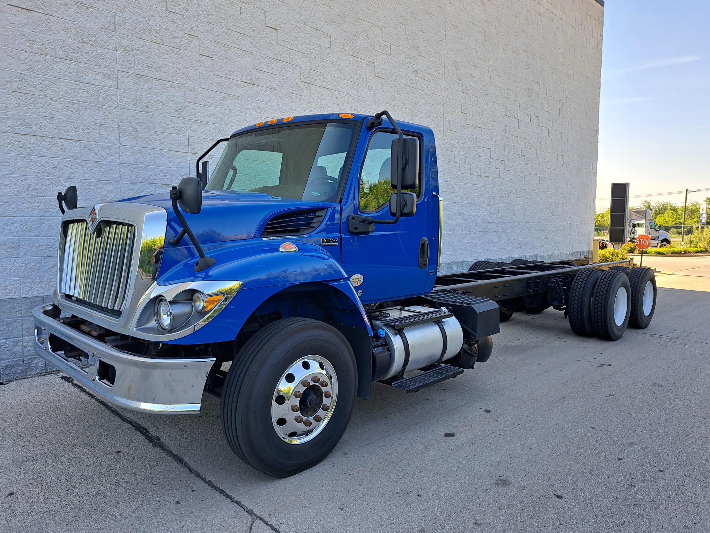 2019 INTERNATIONAL HV607 2019 INTERNATIONAL HV607 - image 3 of 6