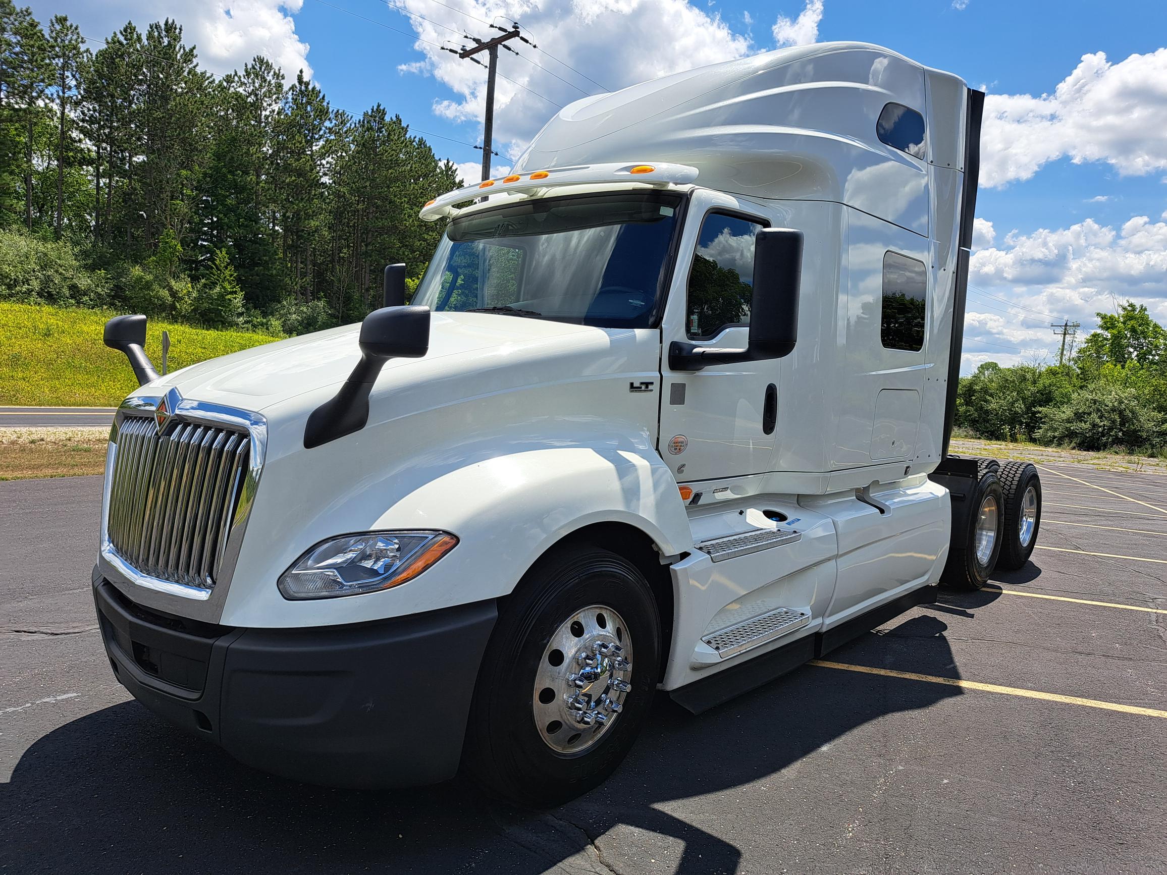 2022 INTERNATIONAL LT625 2022 INTERNATIONAL LT625 - image 3 of 6