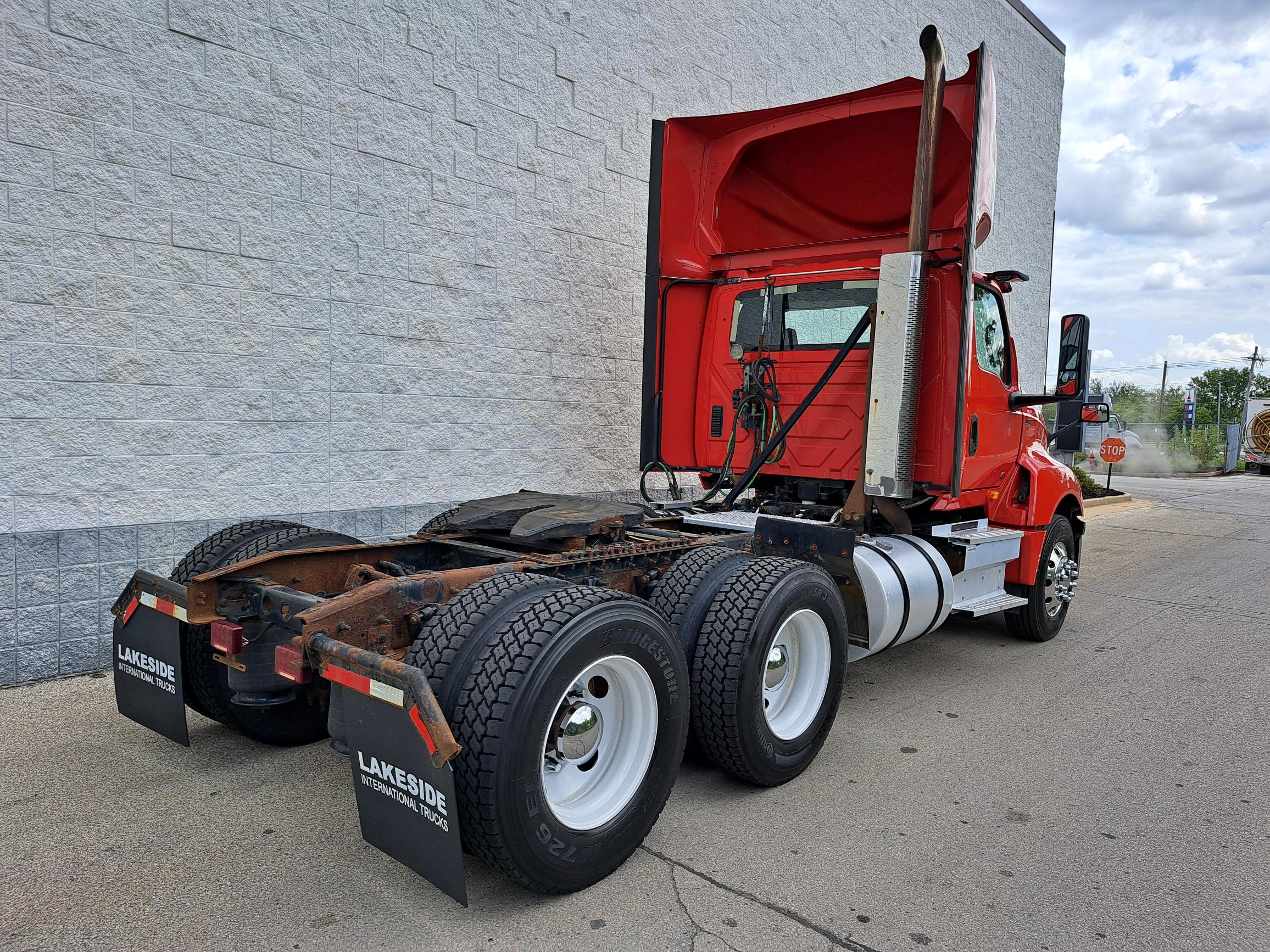 2019 INTERNATIONAL LT625 2019 INTERNATIONAL LT625 - image 2 of 6