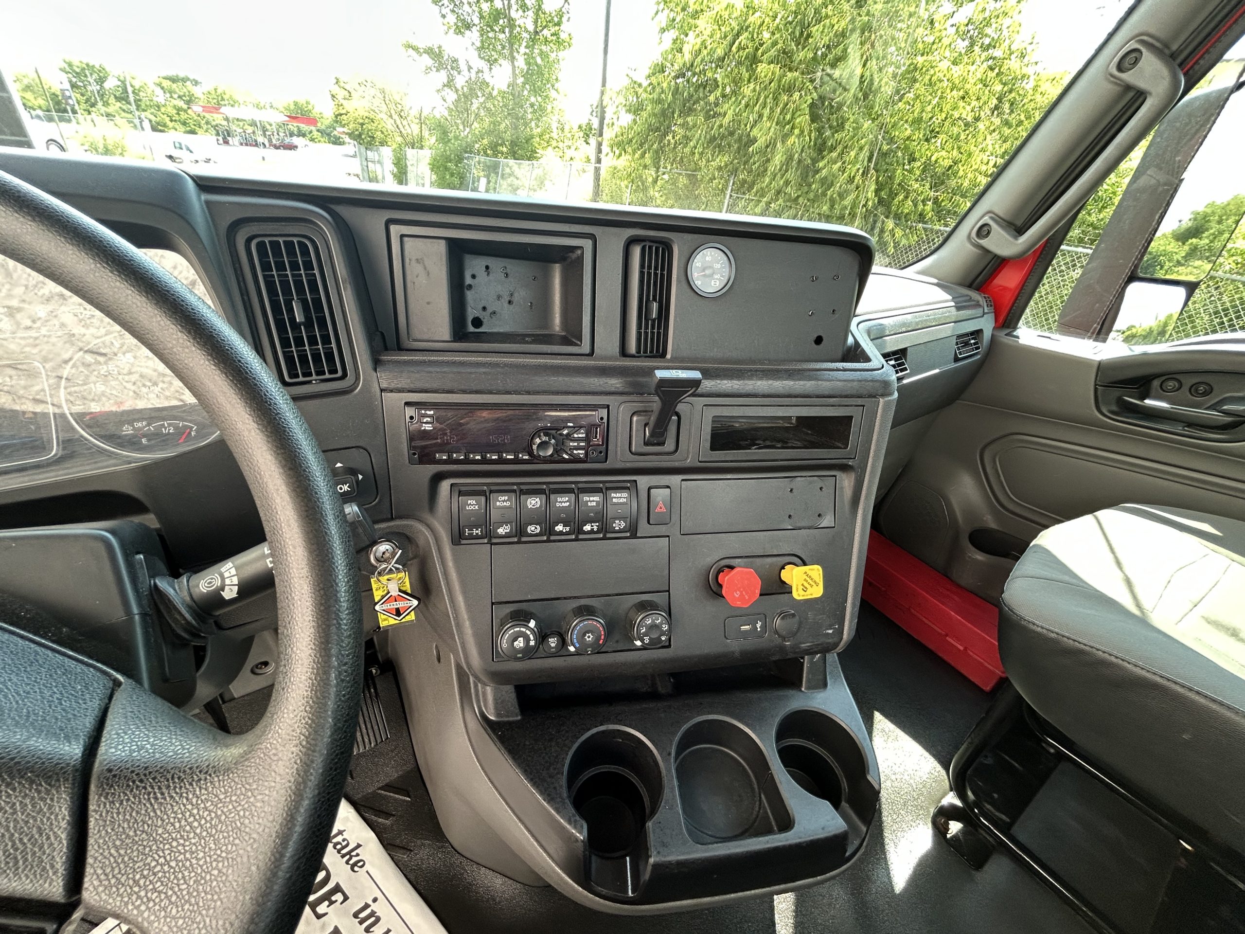 2019 INTERNATIONAL LT625 UT18219-12 2019 INTERNATIONAL LT625 UT18219-12