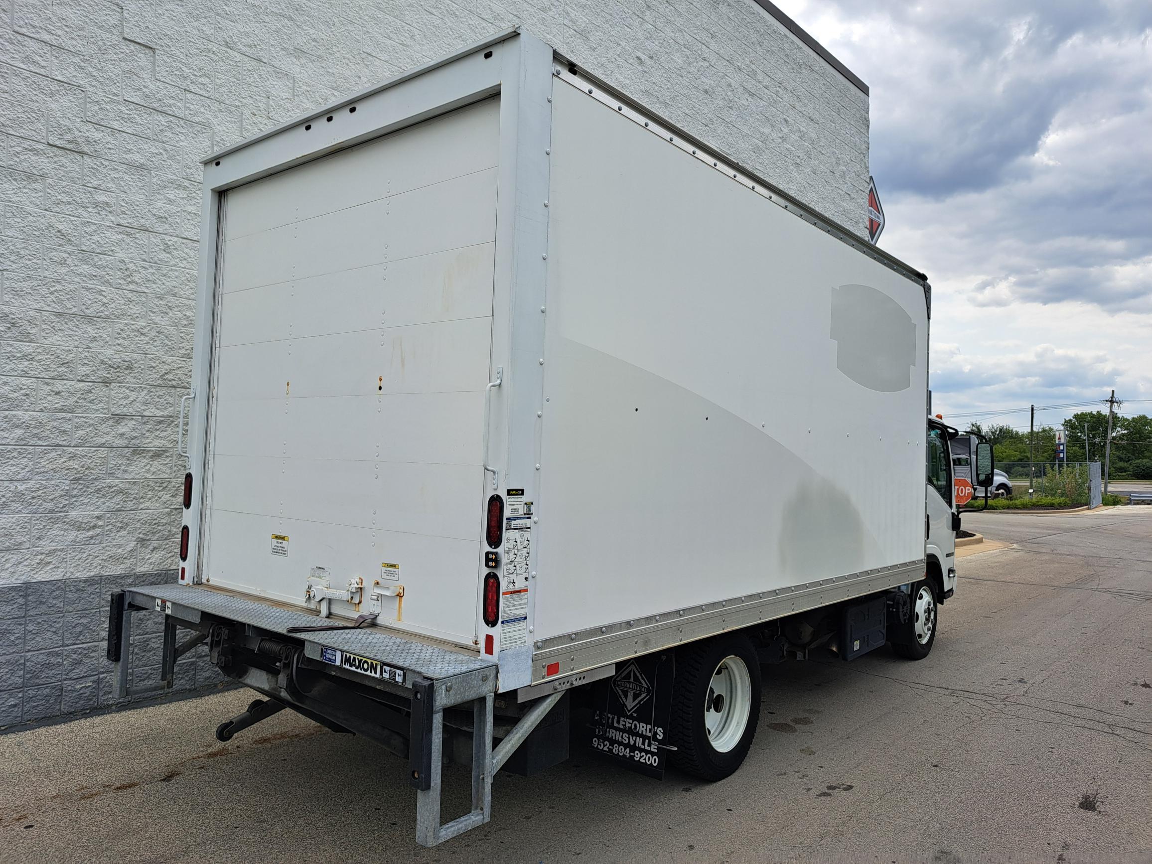 2022 Isuzu NPR 2022 Isuzu NPR - image 2 of 6
