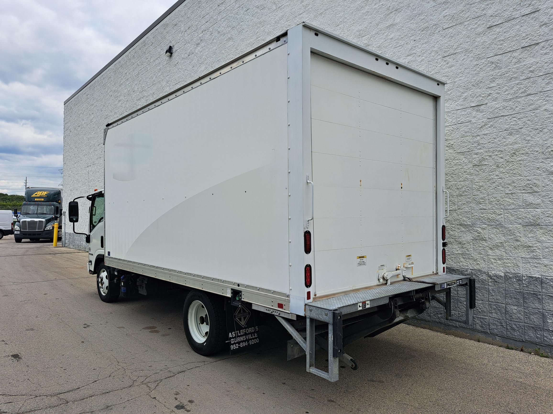 2022 Isuzu NPR 2022 Isuzu NPR - image 4 of 6