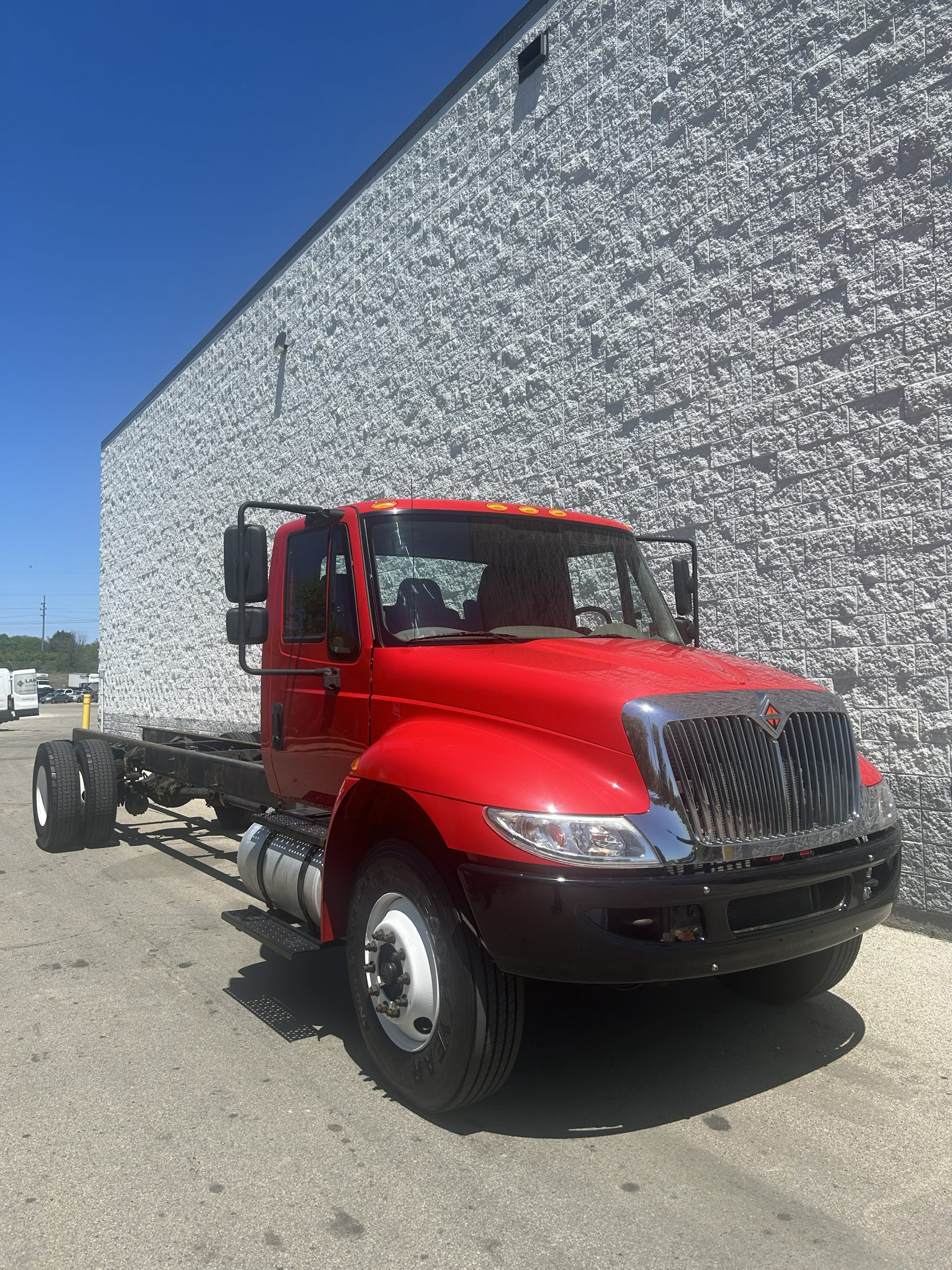 2019 INTERNATIONAL 4300 2019 INTERNATIONAL 4300 - image 2 of 6