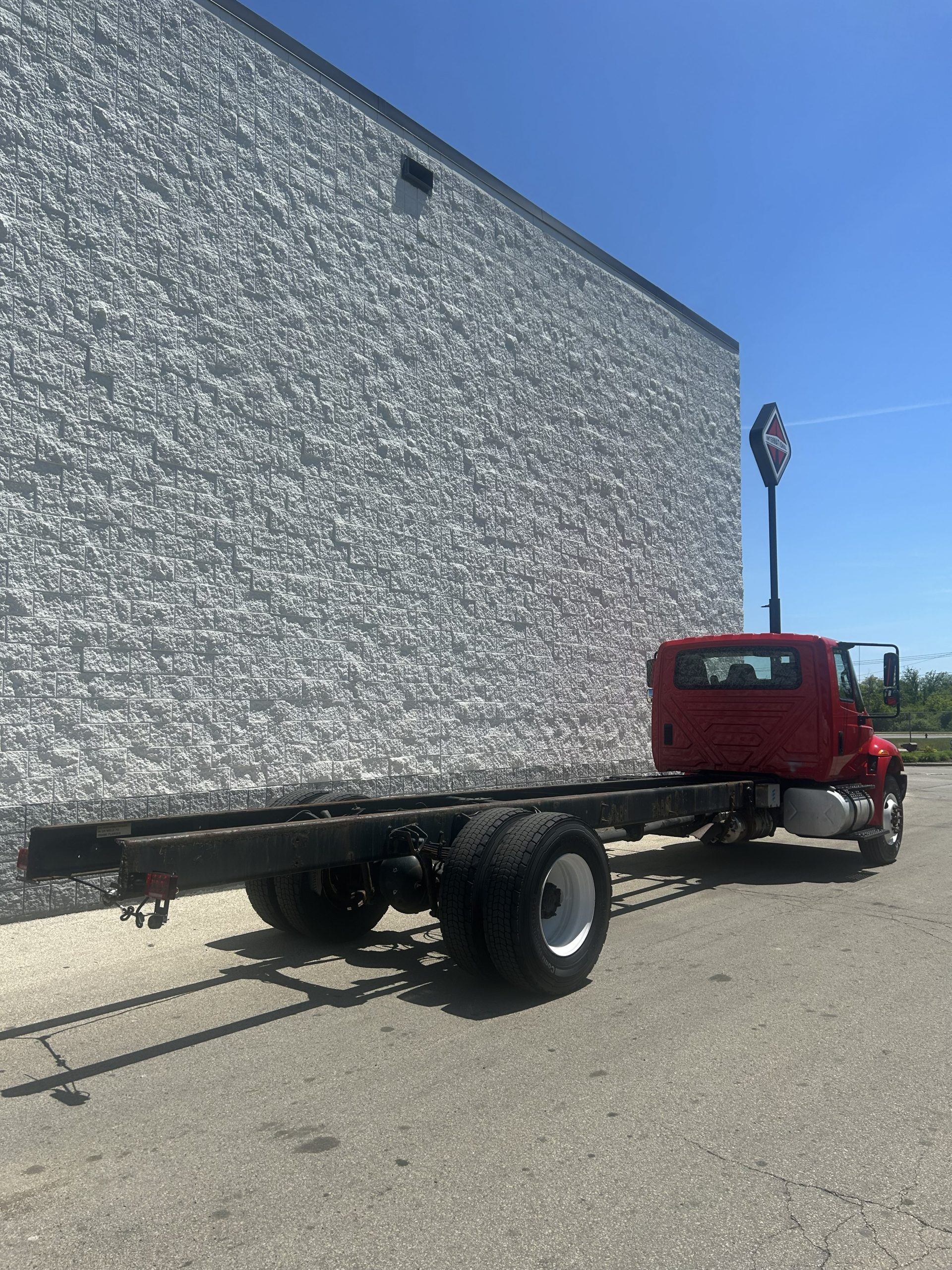2019 INTERNATIONAL 4300 2019 INTERNATIONAL 4300 - image 4 of 6