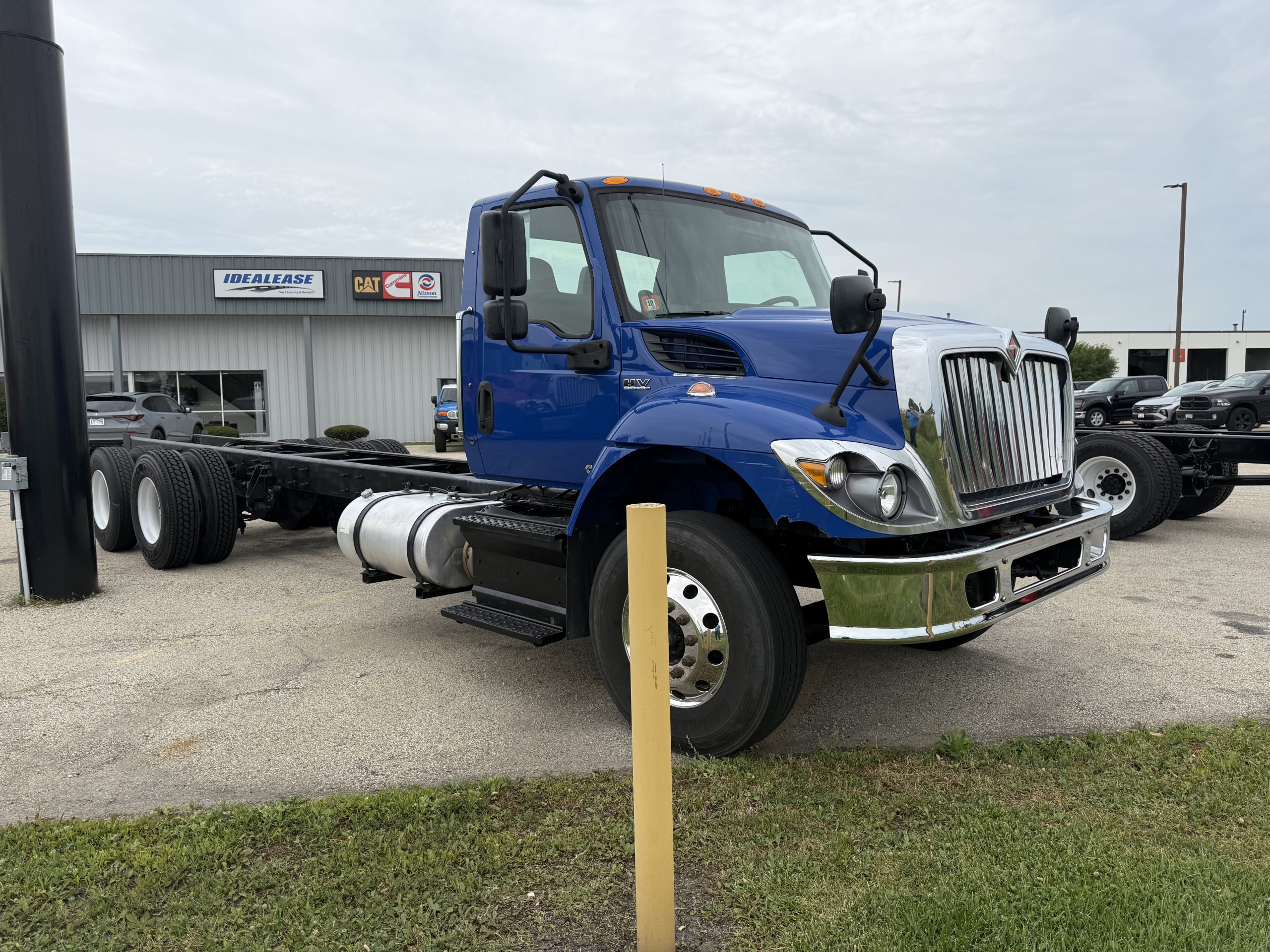 2019 INTERNATIONAL HV607 2019 INTERNATIONAL HV607 - image 4 of 6