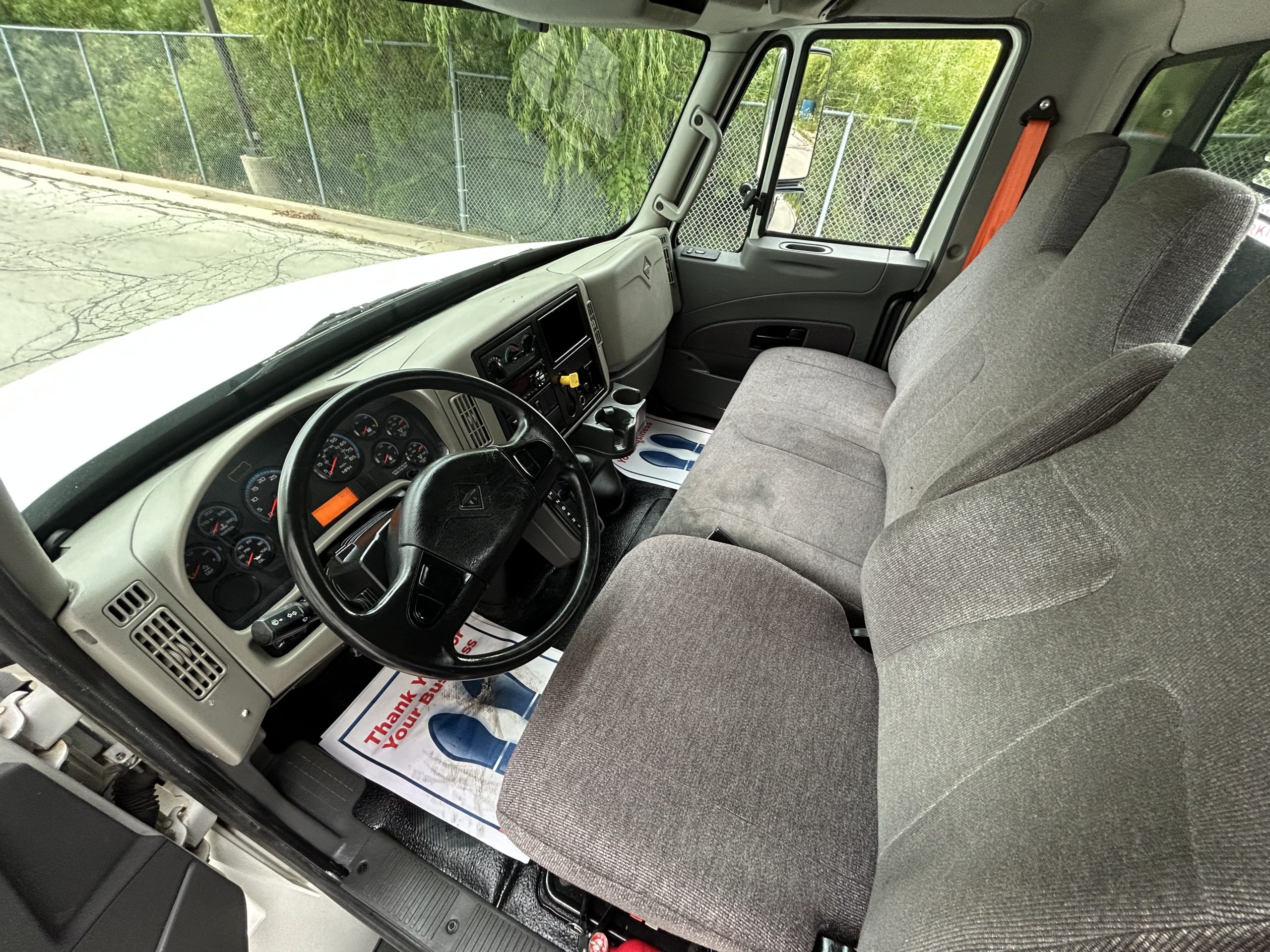 2019 INTERNATIONAL 4300 UT18197-12 2019 INTERNATIONAL 4300 UT18197-12