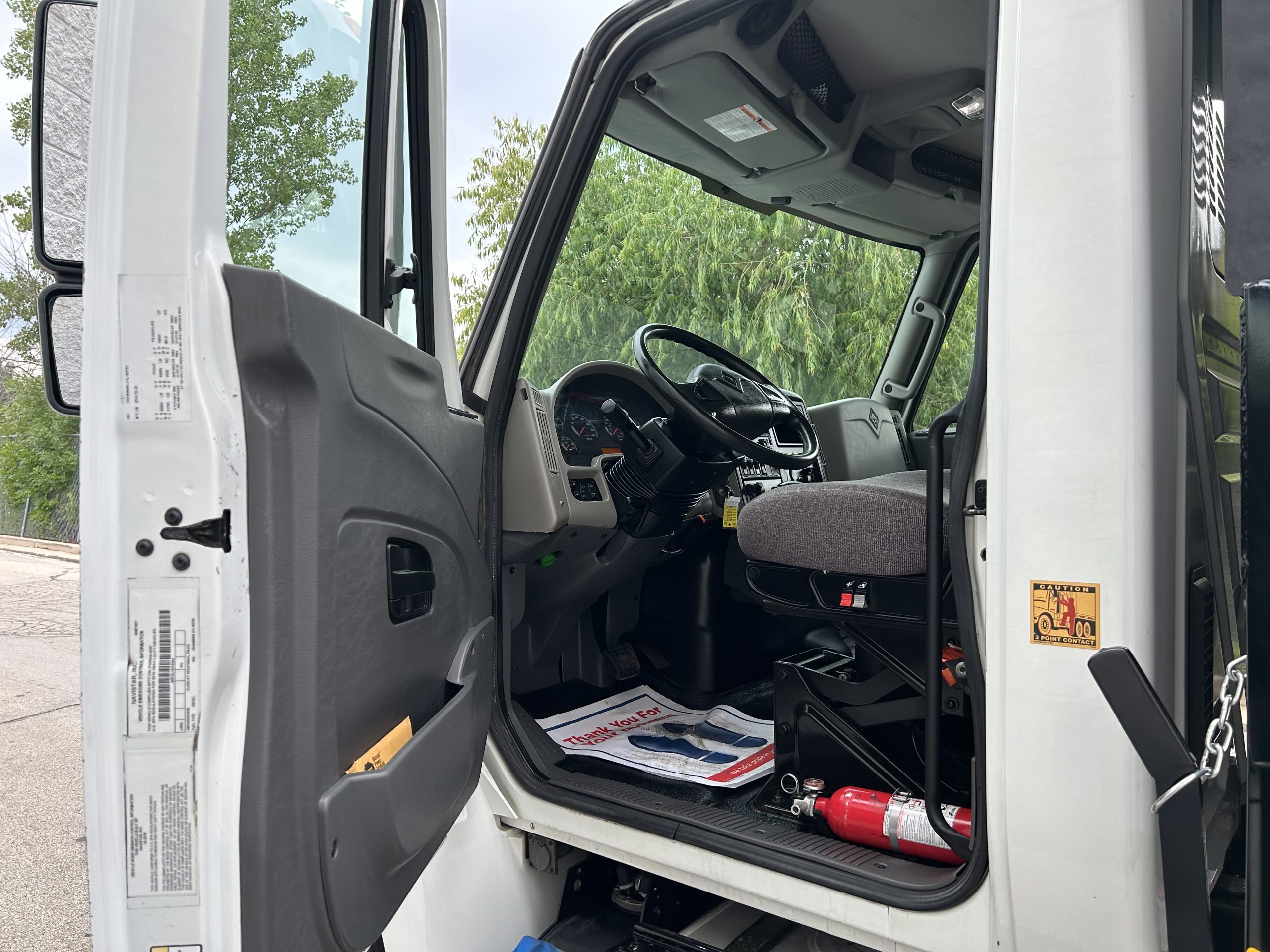 2019 INTERNATIONAL 4300 UT18197-15 2019 INTERNATIONAL 4300 UT18197-15