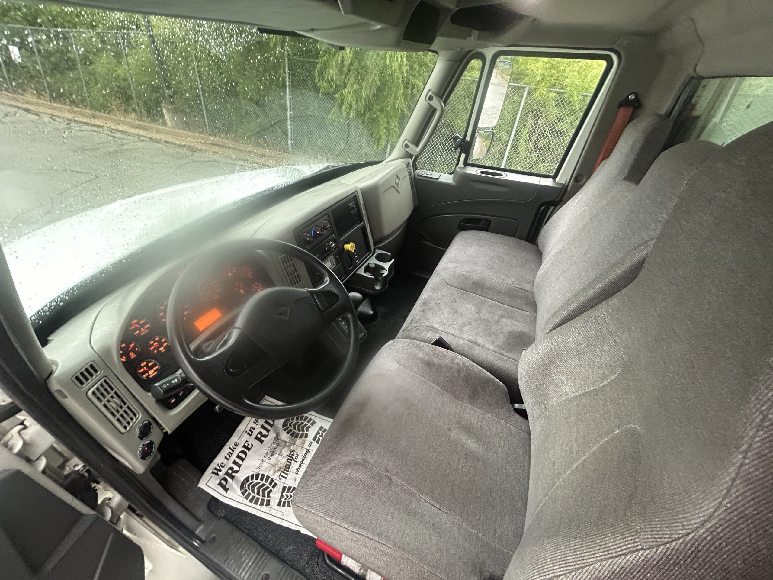 2019 International 4300 UT18208-12 2019 International 4300 UT18208-12