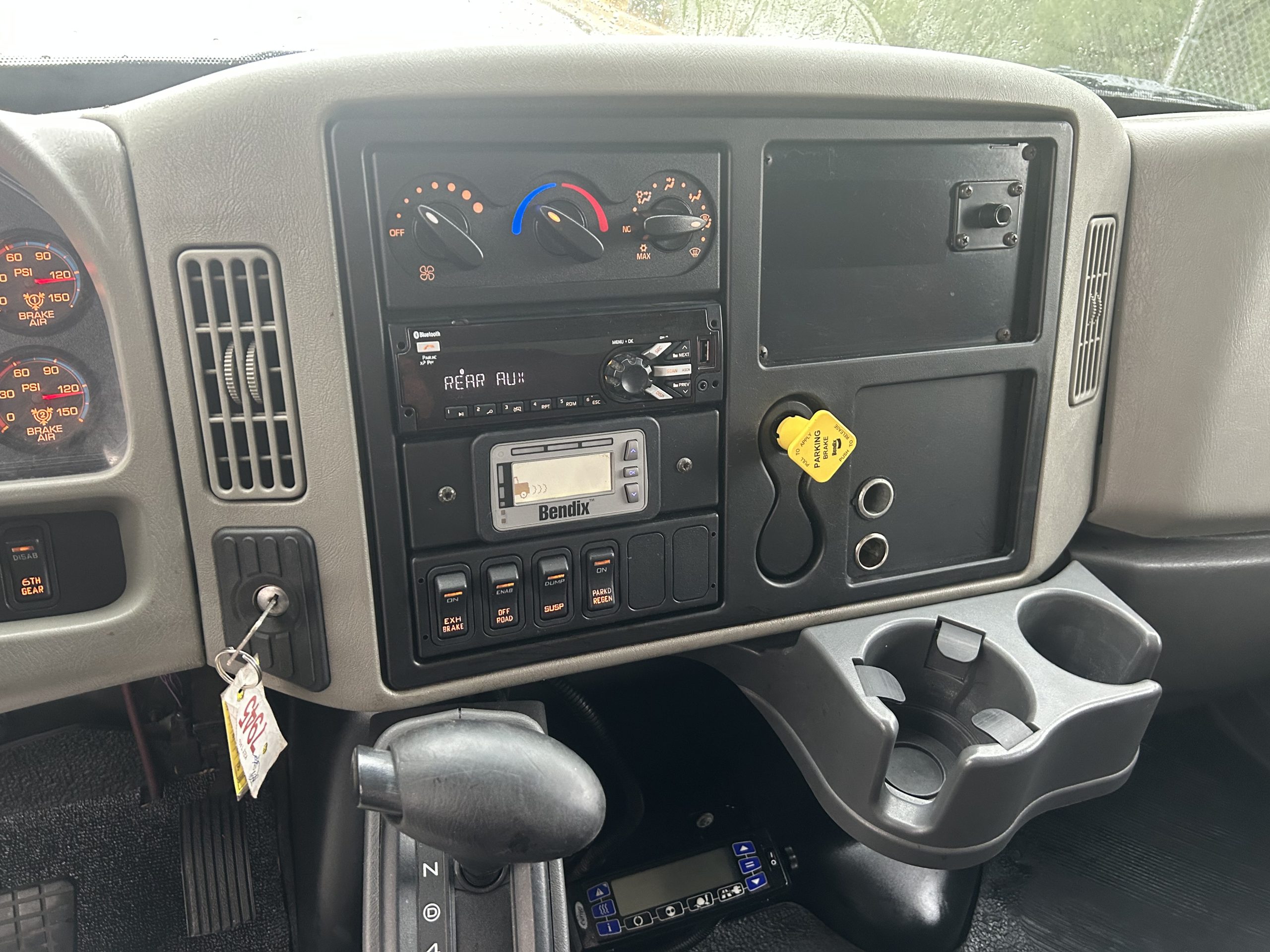 2019 International 4300 UT18208-13 2019 International 4300 UT18208-13
