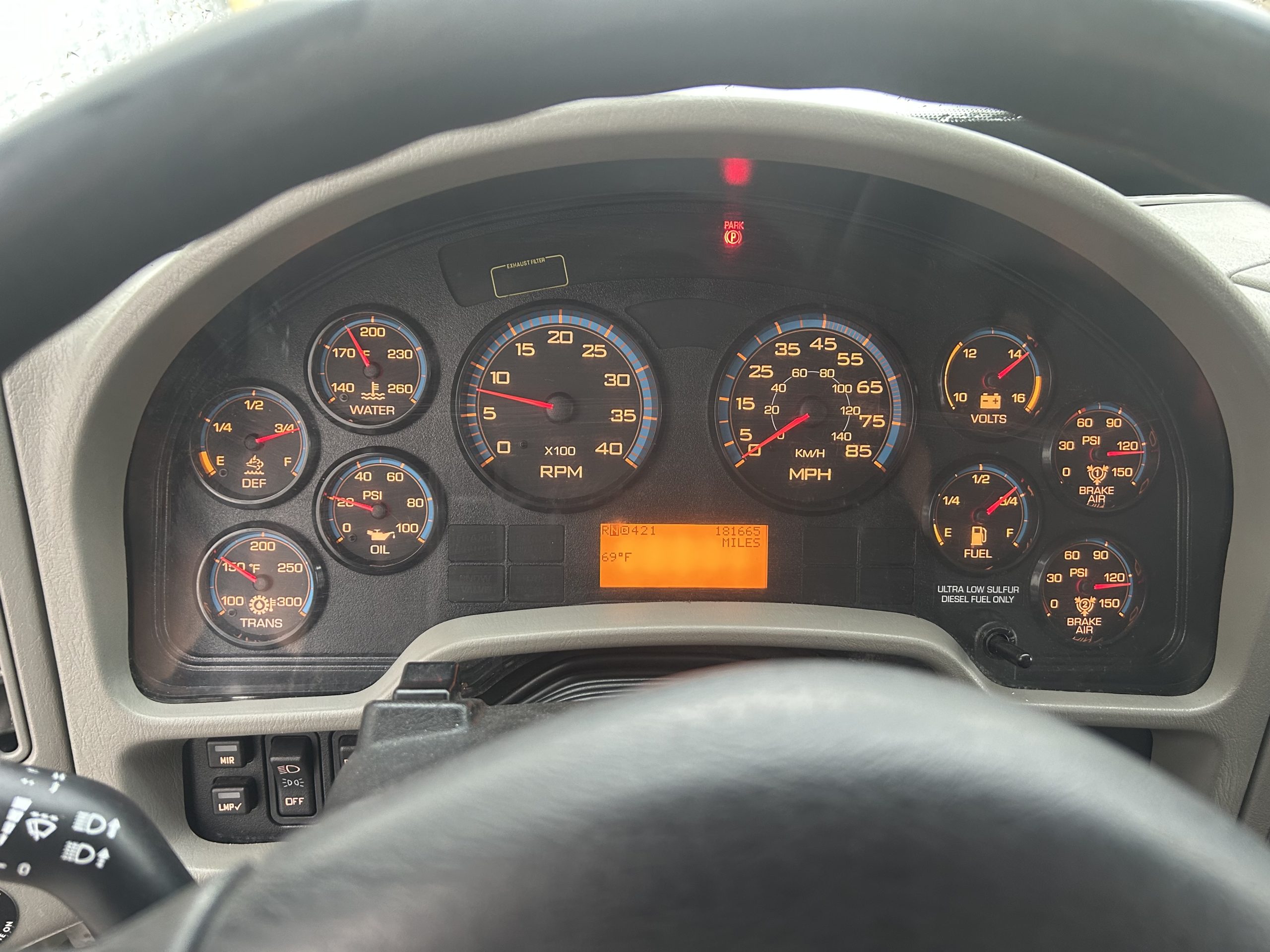 2019 International 4300 UT18208-14 2019 International 4300 UT18208-14
