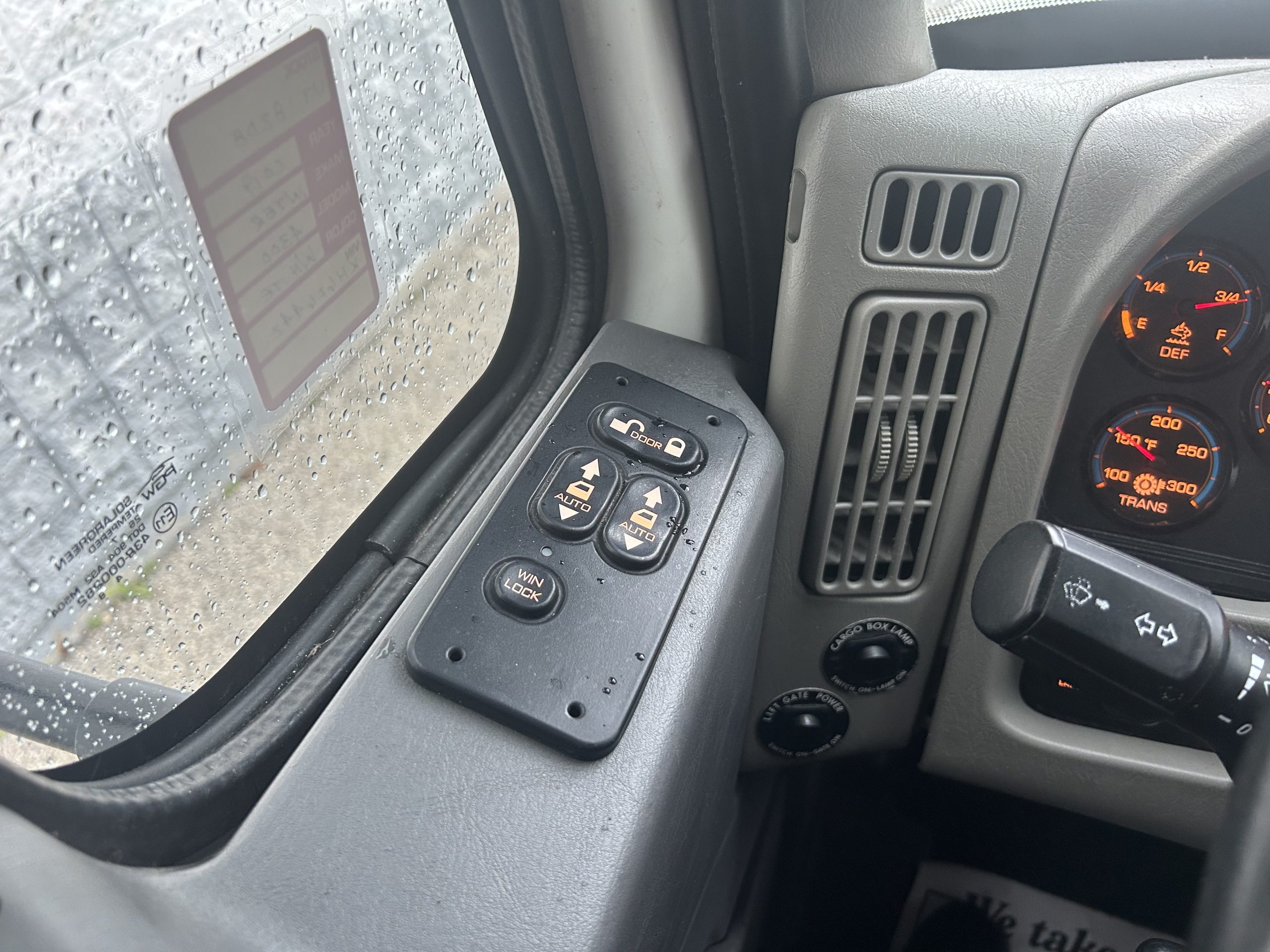 2019 International 4300 UT18208-16 2019 International 4300 UT18208-16