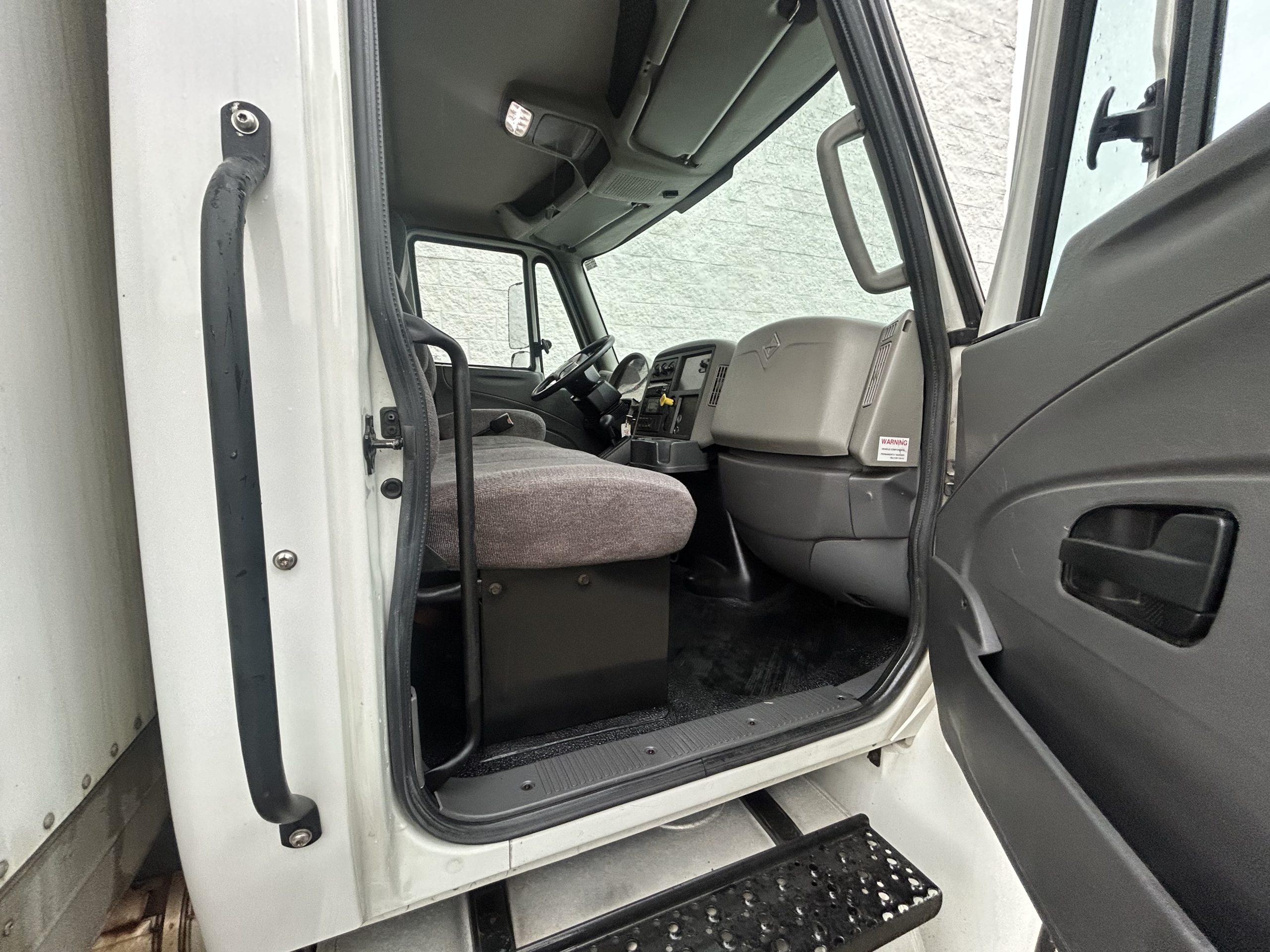 2019 International 4300 UT18208-19 2019 International 4300 UT18208-19