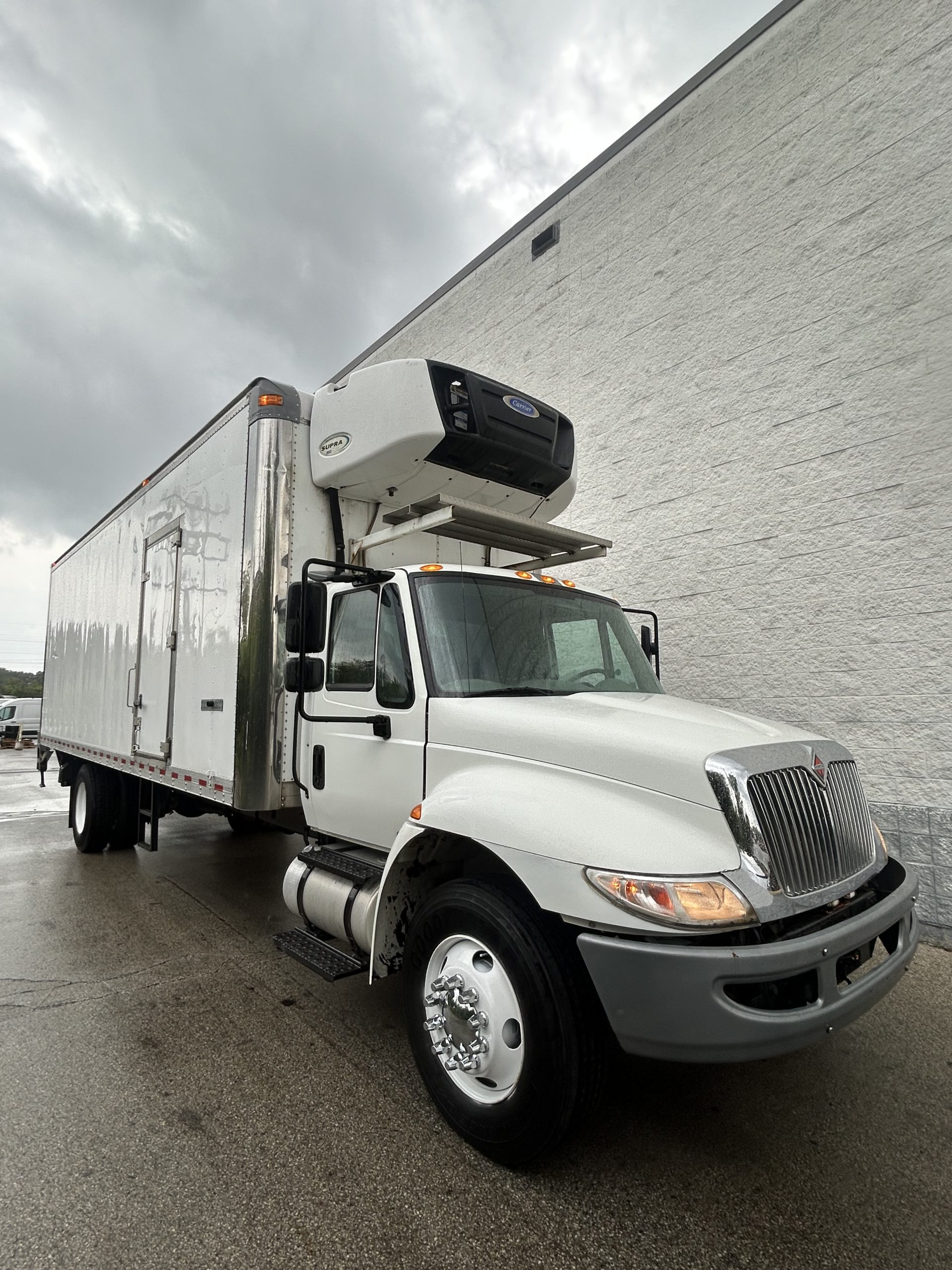 2019 International 4300 UT18208-28 2019 International 4300 UT18208-28