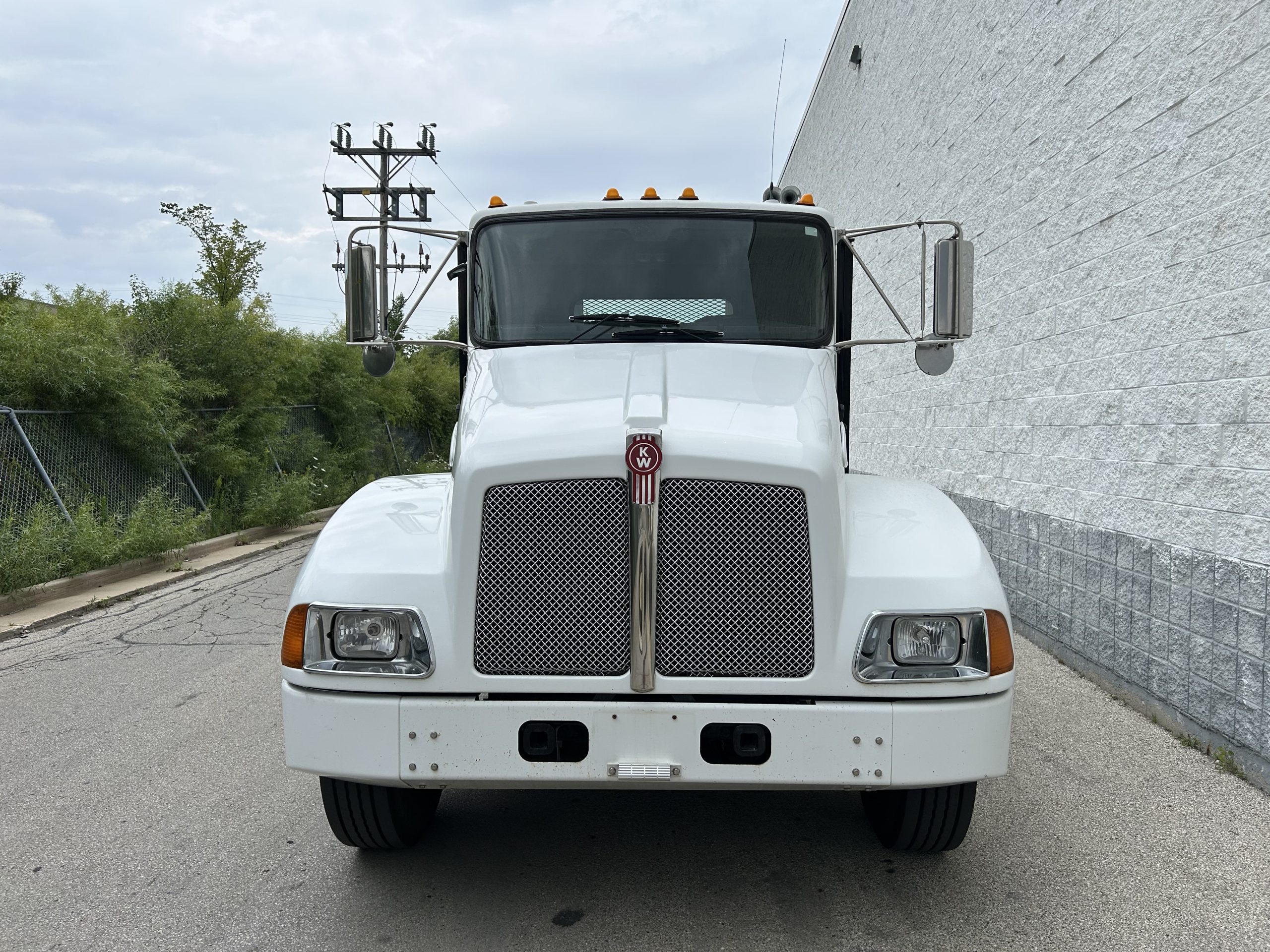 2006 KENWORTH T300 UT18221-08 2006 KENWORTH T300 UT18221-08
