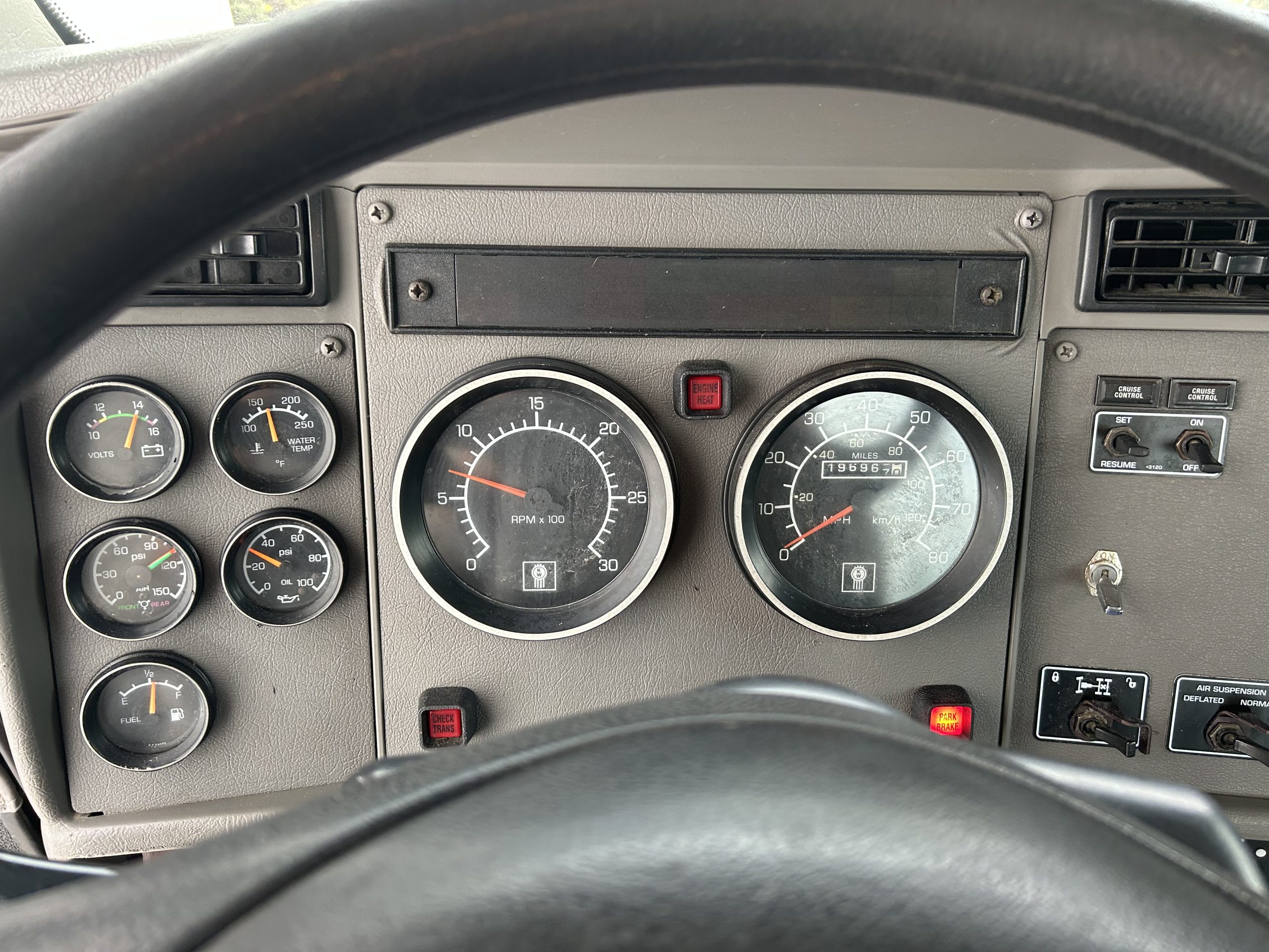 2006 KENWORTH T300 UT18221-09 2006 KENWORTH T300 UT18221-09