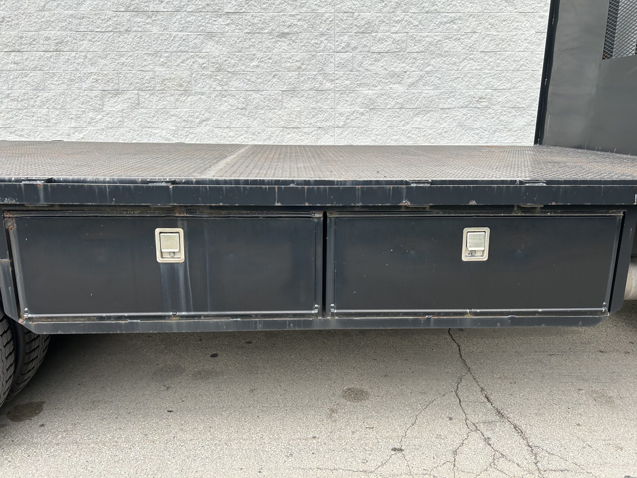 2006 KENWORTH T300 UT18221-12 2006 KENWORTH T300 UT18221-12