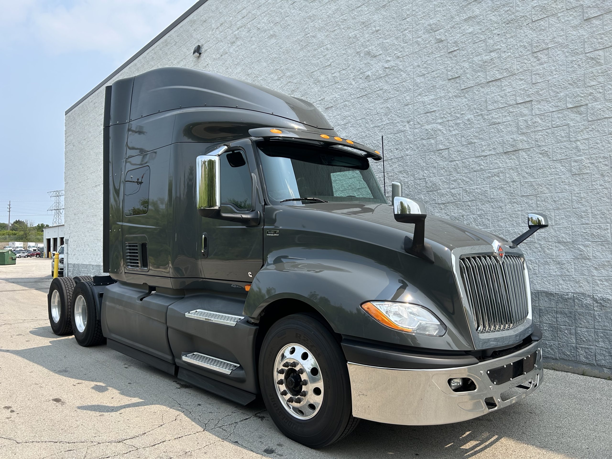 2021 INTERNATIONAL LT625 2021 INTERNATIONAL LT625 - image 1 of 6