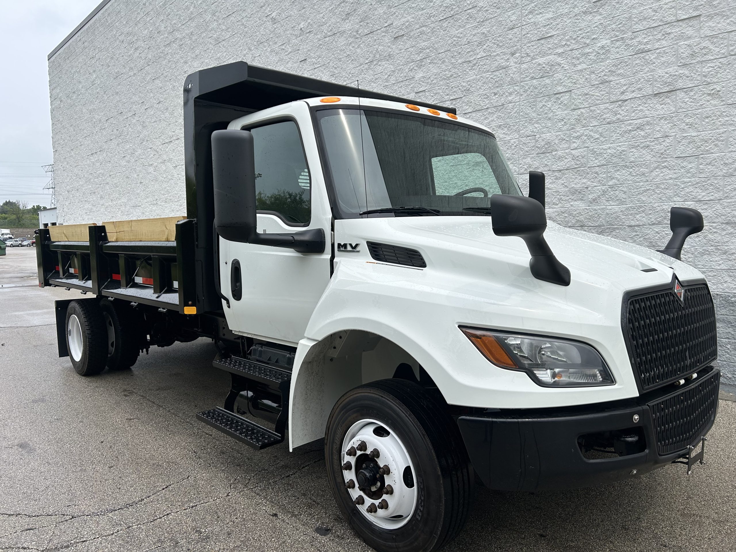 2023 INTERNATIONAL MV607 2023 INTERNATIONAL MV607 - image 1 of 6