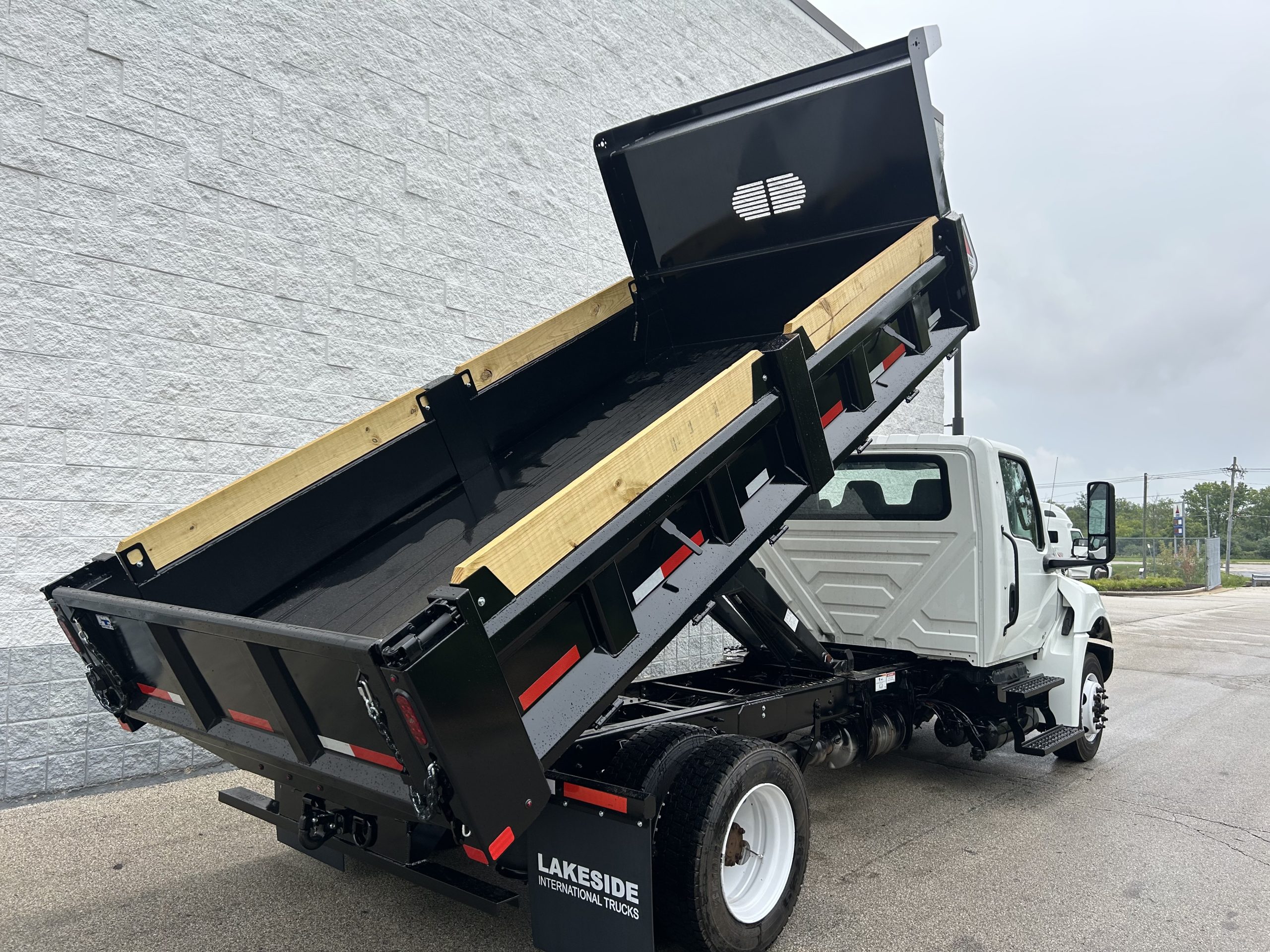 2023 INTERNATIONAL MV607 2023 INTERNATIONAL MV607 - image 3 of 6